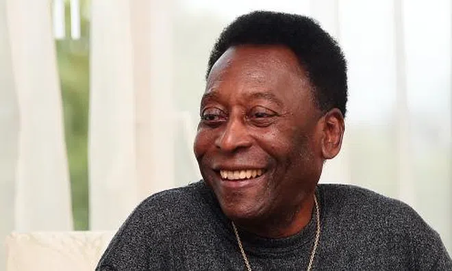 Đấu giá chiếc áo khai sinh huyền thoại Pele